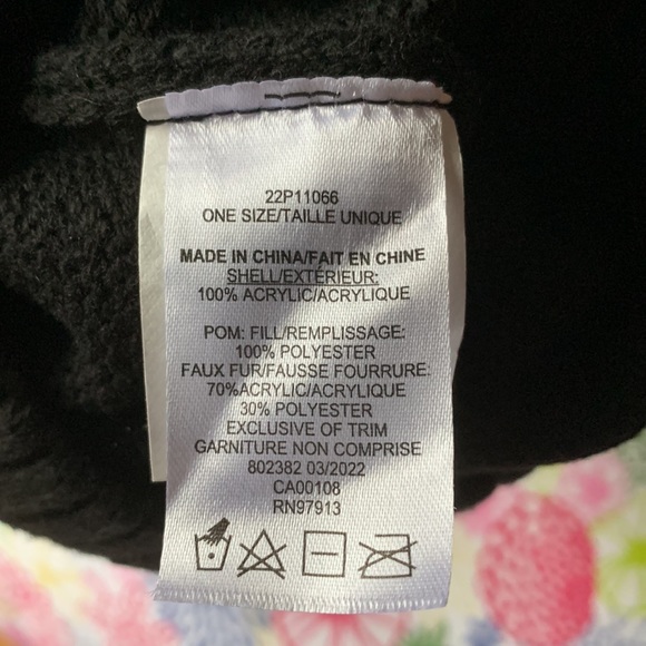 3/10$ Winter toque - Picture 4 of 4